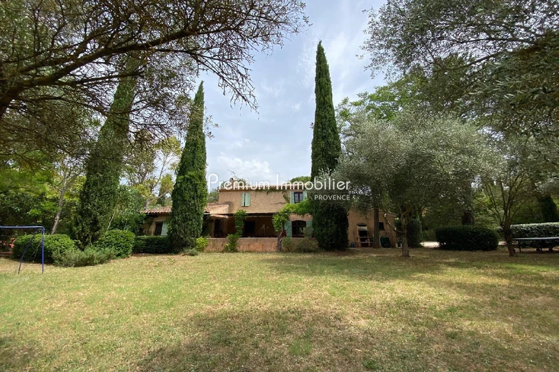 Location saisonnière villa Beaurecueil  