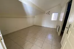 Location appartement Le Puy-Sainte-Réparade 
