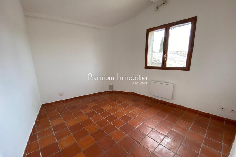 Location appartement Le Puy-Sainte-Réparade  