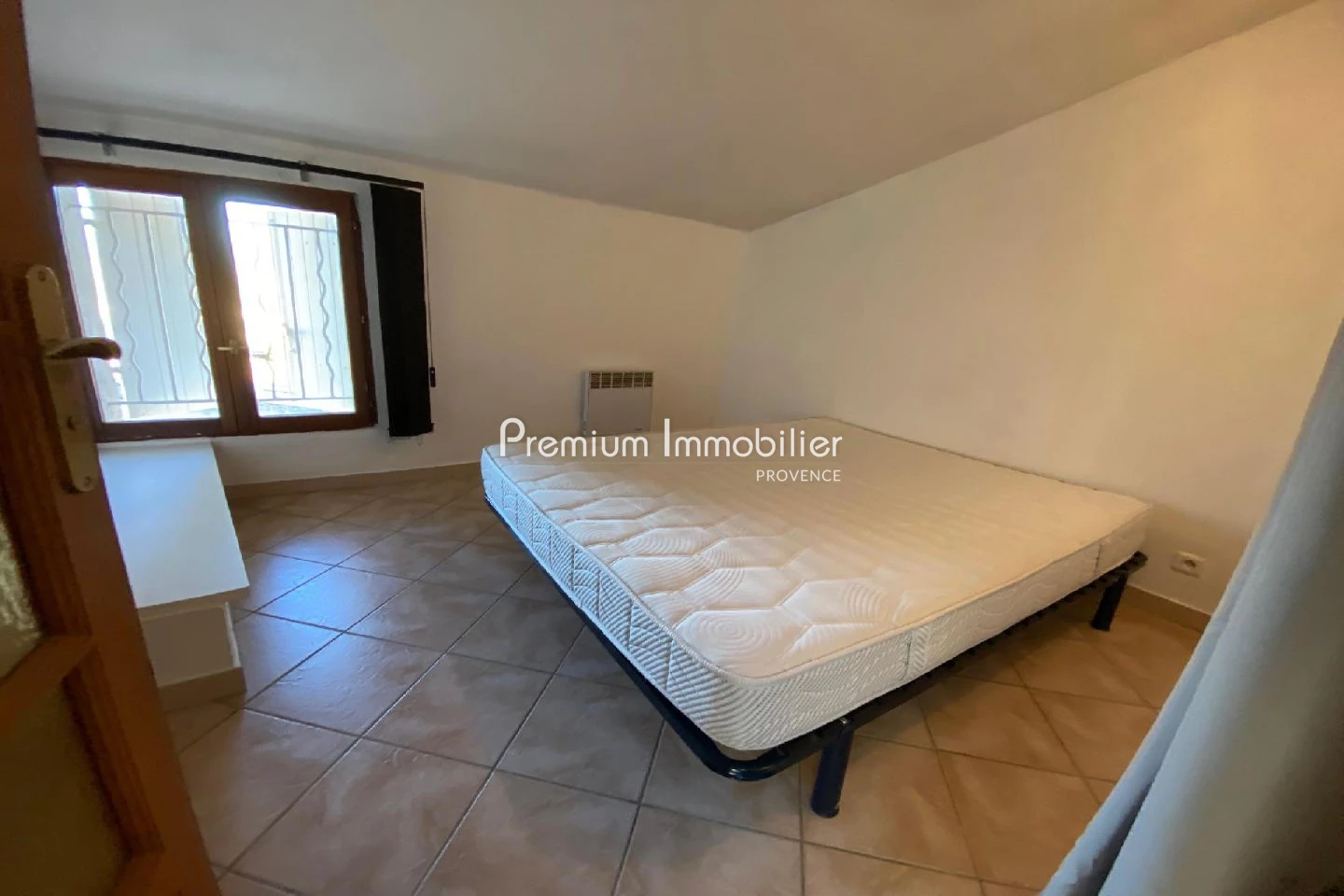 Location appartement Le Puy-Sainte-Réparade 