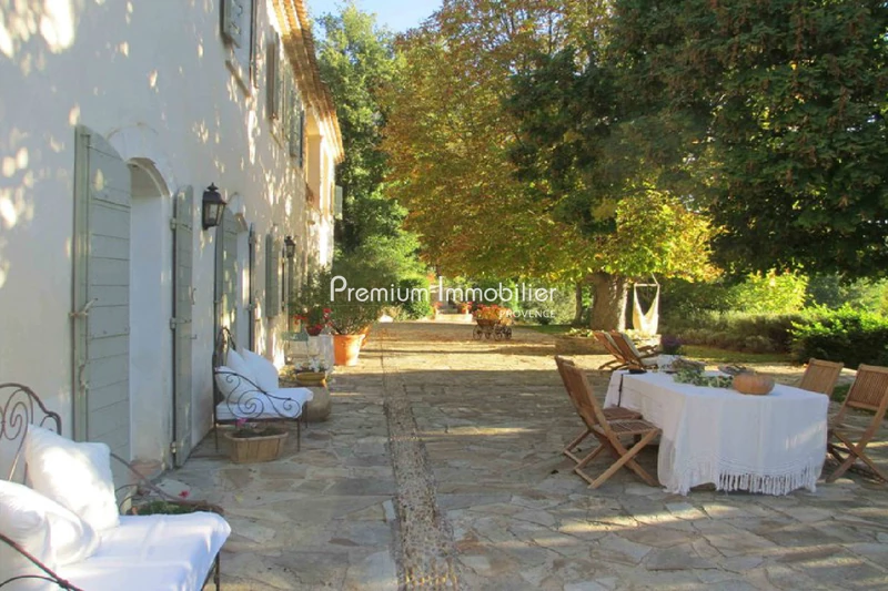Location saisonnière house La Motte-d'Aigues  