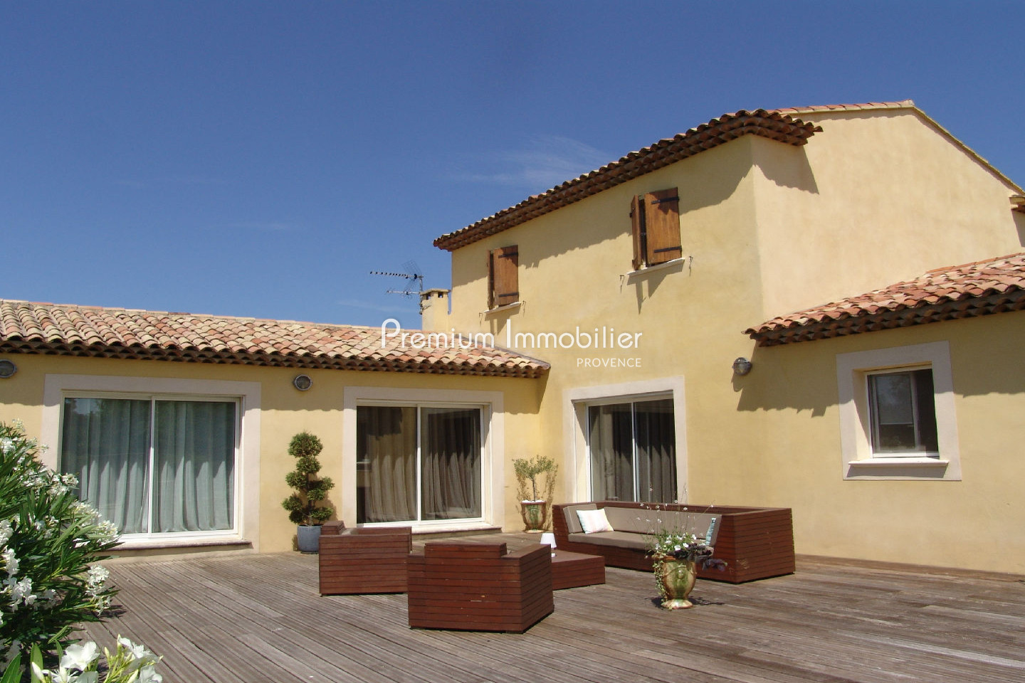 Location saisonnière villa Cucuron 