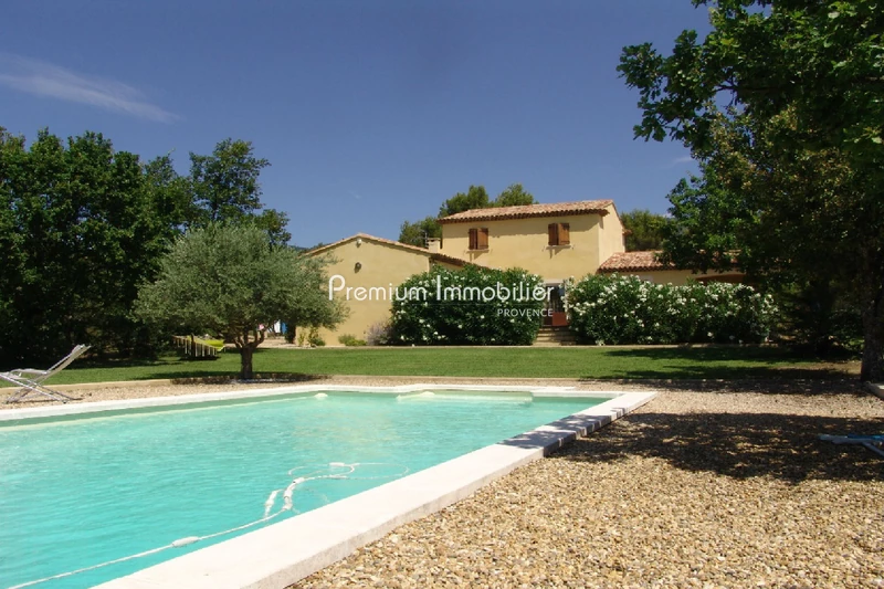 Location saisonnière villa Cucuron  