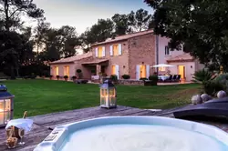 Location saisonnière villa Rognes 