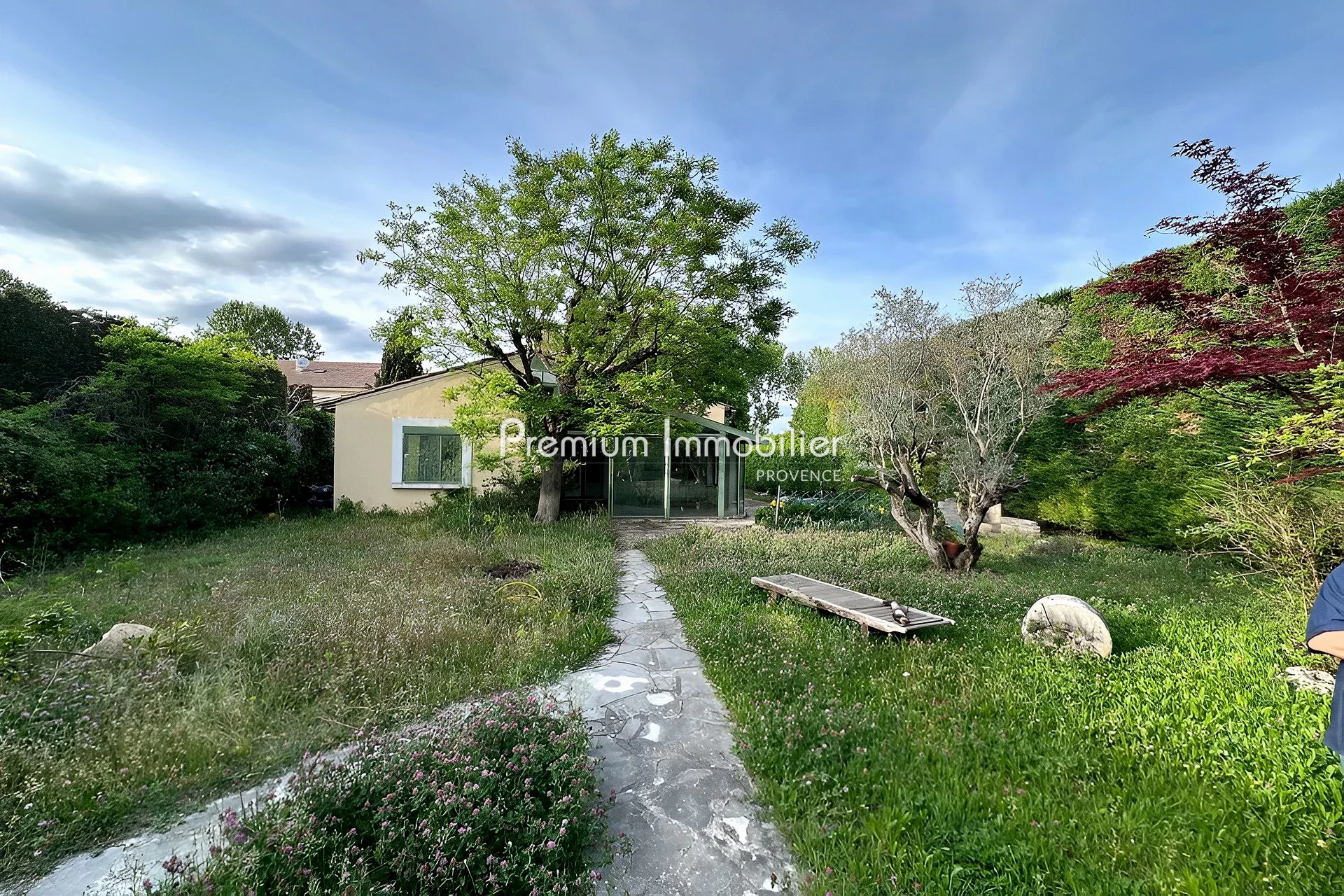 Maison 6 pièces 45 m² · à Le Puy Sainte Reparade · 45 m² · 600 000 €