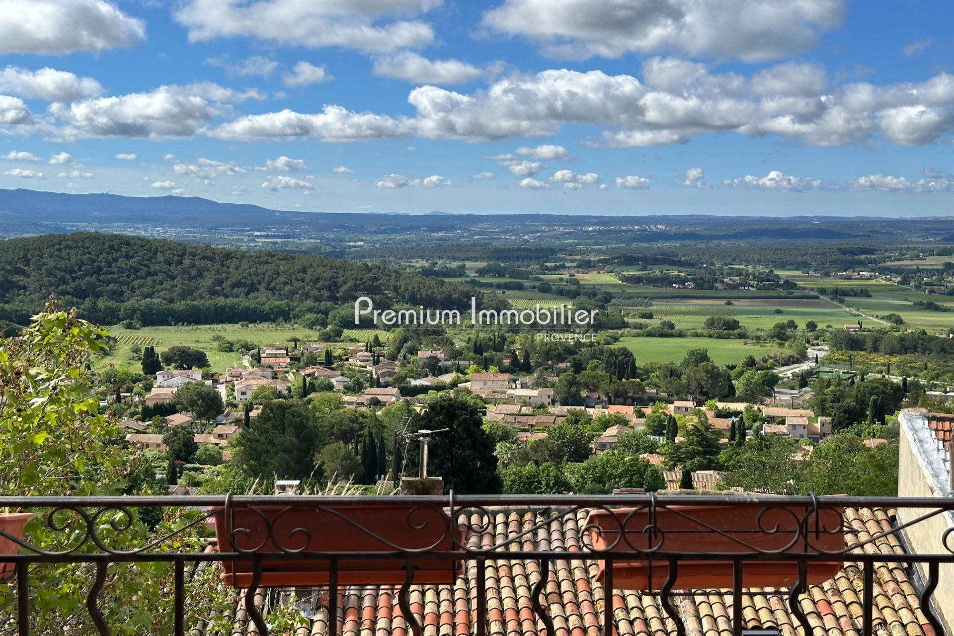 Maison 9 pièces 235 m² · à Eguilles · 235 m² · 930 000 €
