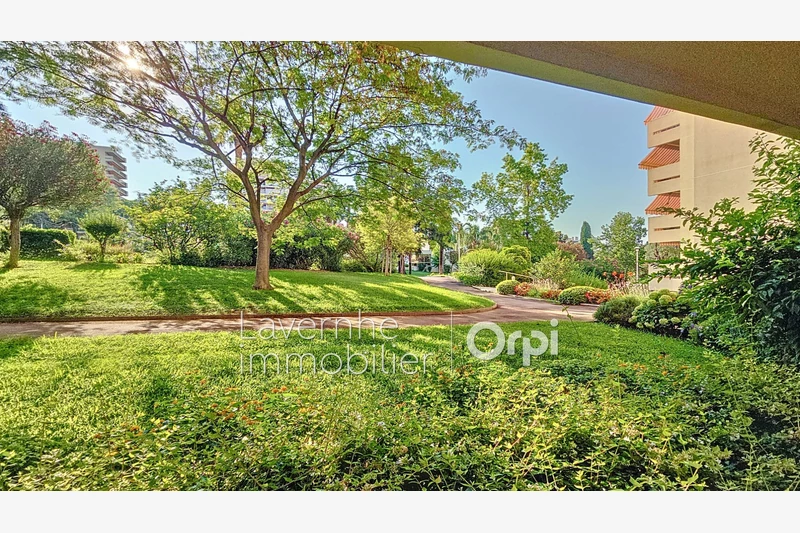 appartement  studio  Juan-les-Pins   31 m² -   