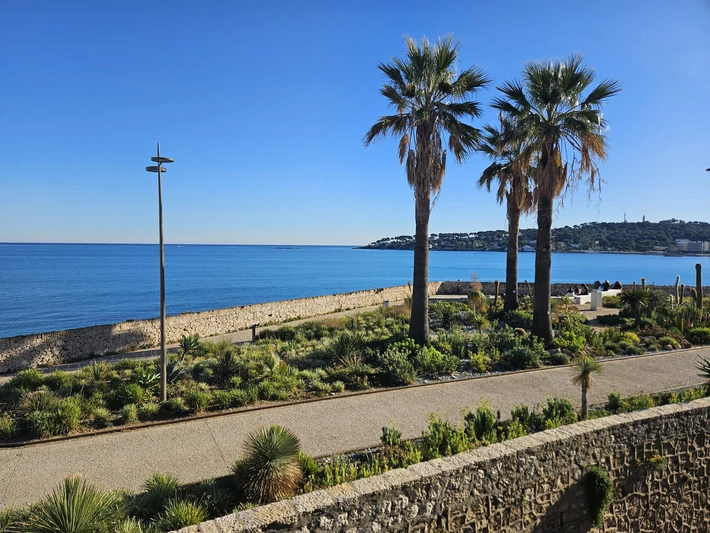 Appartement Antibes Antibes front de mer,   achat appartement  2 pièces   30&nbsp;m&sup2;