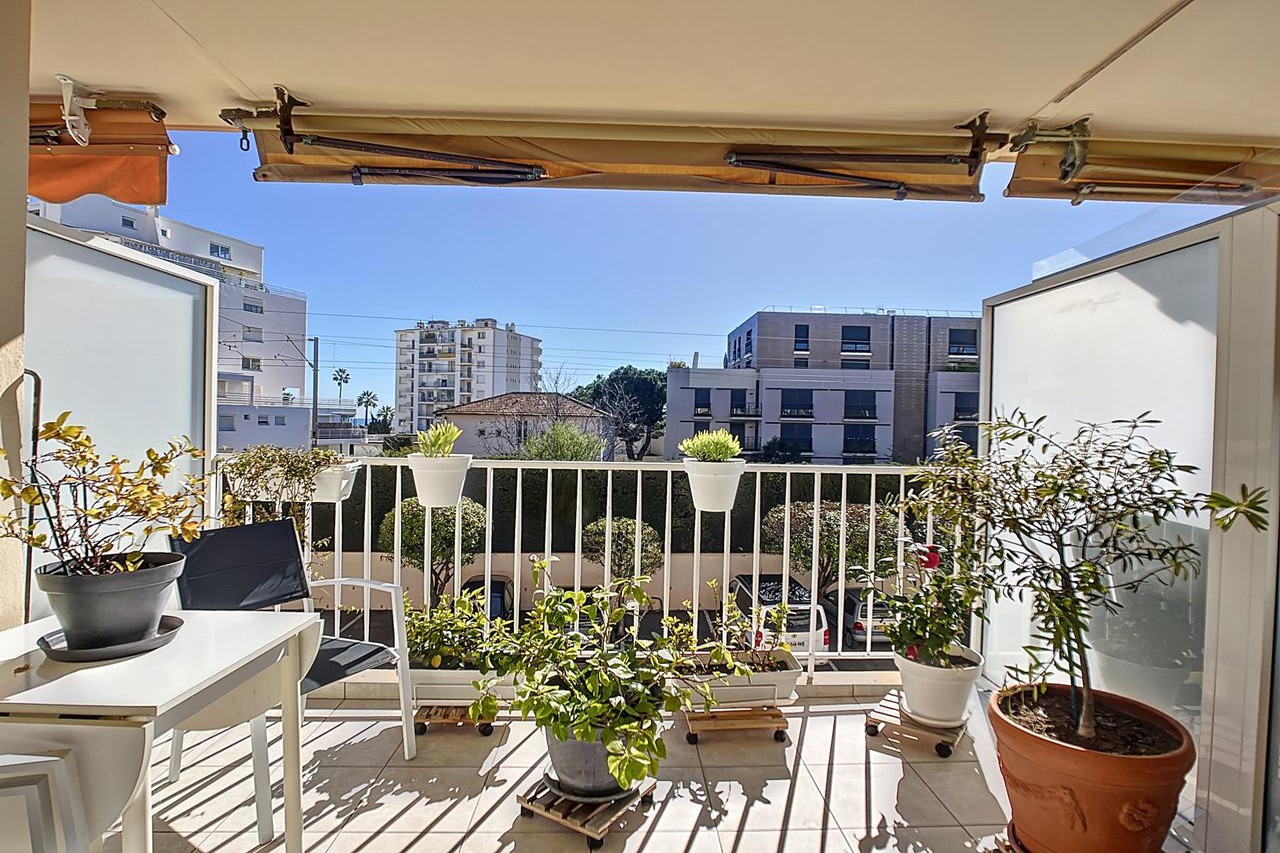 Vente Appartement 64m² à Juan les Pins (06160) - Agence De La Mer