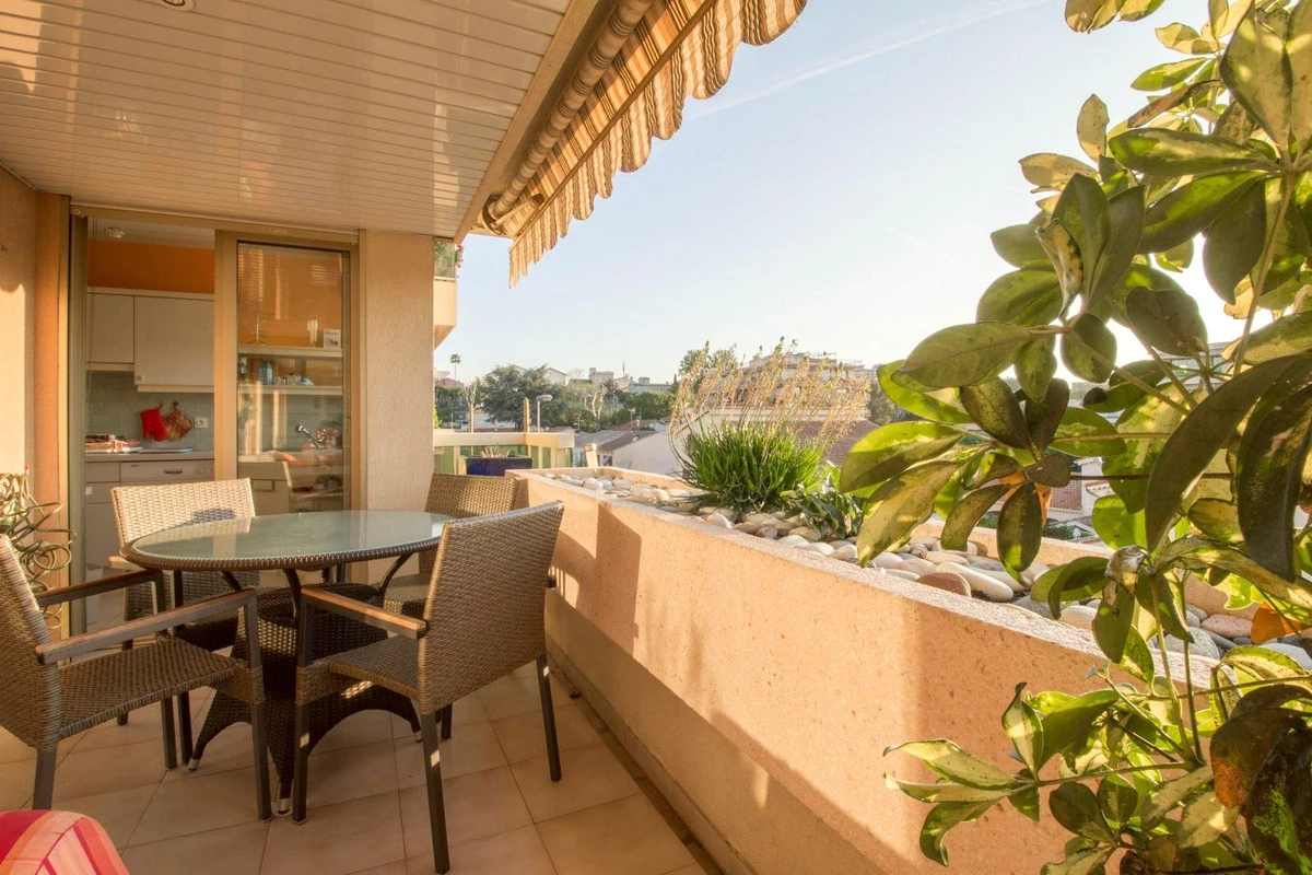 Appartement 2 pièces 61 m² · à Saint-Laurent-du-Var · 61 m² · 355 000 €