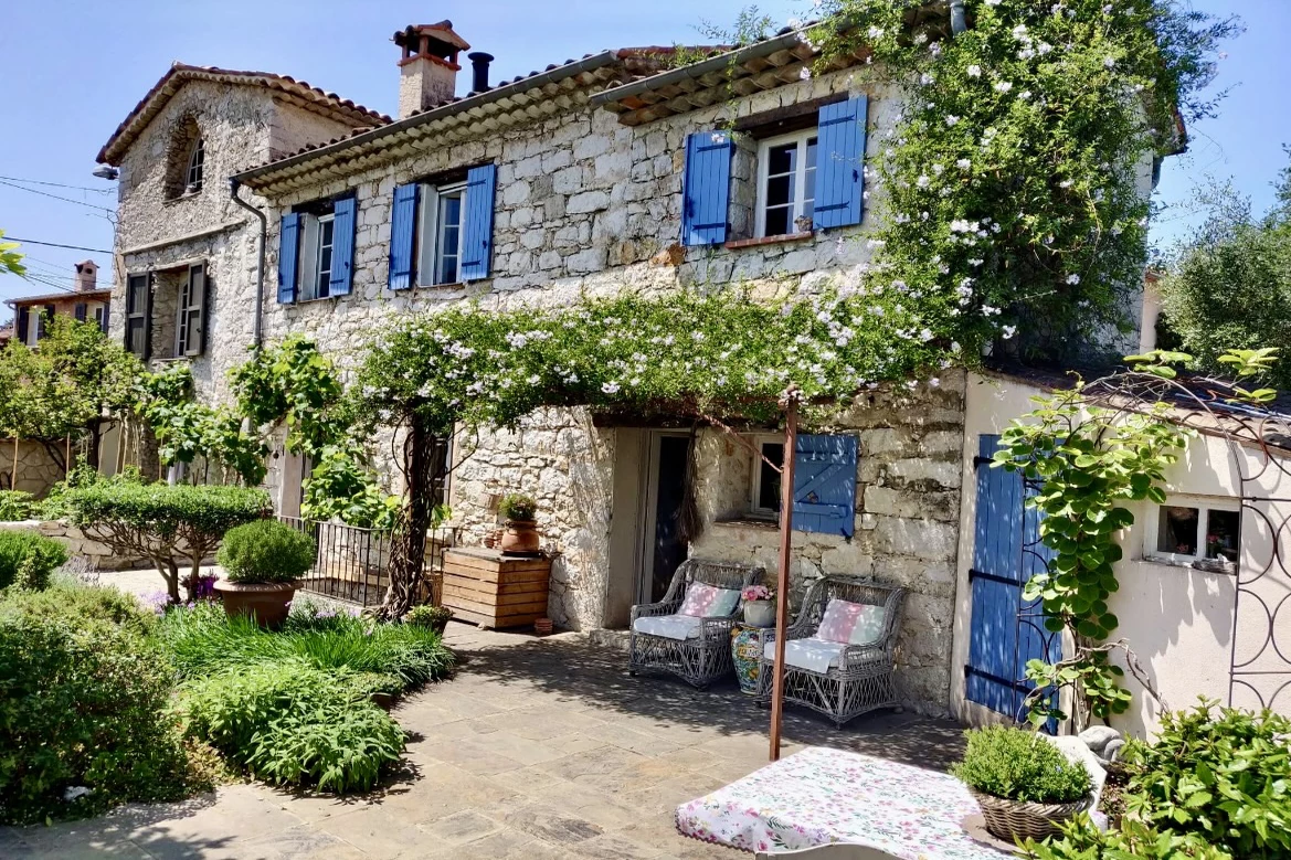 Maison 245 m² · à Roquefort-les-Pins · 245 m² · 1 095 000 €
