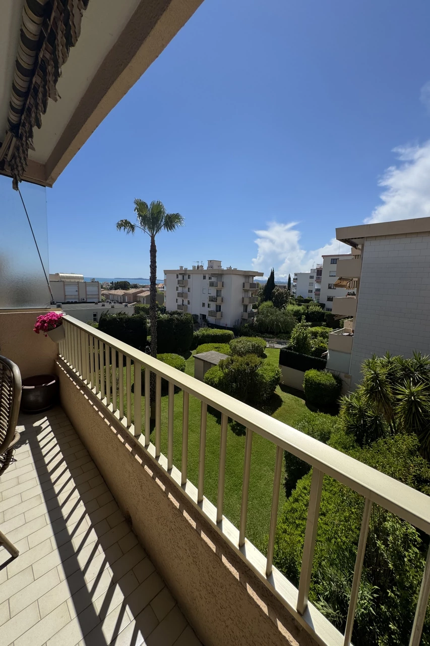 Appartement 3 pièces 73 m² · à Saint-Laurent-du-Var · 73 m² · 469 000 €