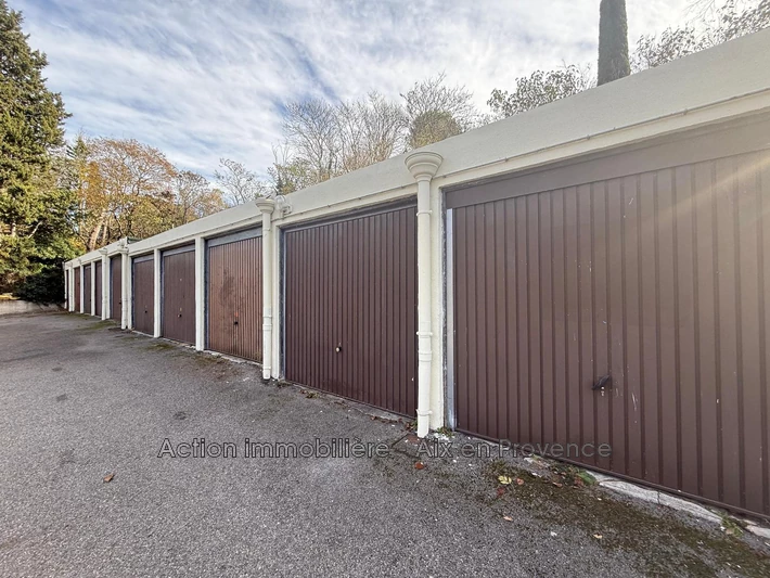 Location garage / box Aix-en-Provence  