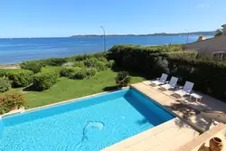 Location saisonnière Villa avec vue mer et piscine Sainte-Maxime  