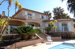 Location saisonnière Villa avec piscine et vue mer Sainte-Maxime  