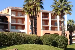 Location saisonnière Bel appartement F3 avec piscine Sainte-Maxime  