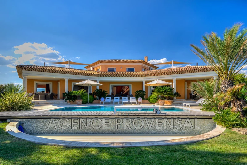 Location saisonnière Villa avec vue sur mer et piscine Sainte-Maxime  