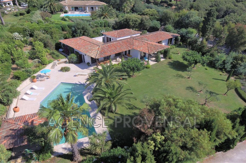 Photo Villa avec piscine Grimaud Beauvallon,  Location saisonnière villa avec piscine  4 chambres   250&nbsp;m&sup2;