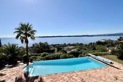 Location saisonnière Villa avec vue mer et piscine Sainte-Maxime  