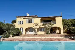 Location saisonnière Villa avec vue mer et piscine Sainte-Maxime  