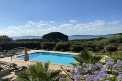 Location saisonnière Villa avec vue mer et piscine Grimaud  