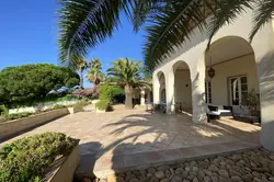 Location saisonnière Villa avec vue mer et piscine Grimaud  