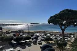 Location saisonnière Appartement F2 face à la mer Sainte-Maxime  
