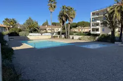 Location saisonnière T2 résidence avec piscine Sainte-Maxime  