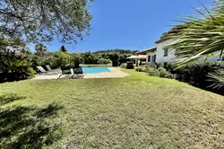 Location saisonnière Villa avec piscine à 300 m de la plage Sainte-Maxime  