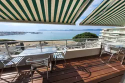 Location saisonnière T3 vue mer en centre ville Sainte-Maxime  