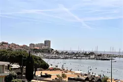 Location saisonnière T2 vue mer centre Sainte-Maxime  