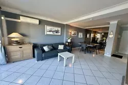 Location saisonnière T2 vue mer centre Sainte-Maxime  