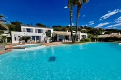 Location saisonnière Villa vue mer et piscine Grimaud  