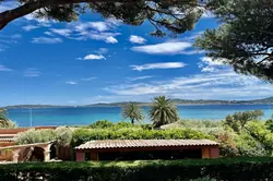 Location saisonnière Villa avec piscine vue mer Grimaud  