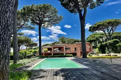 Location saisonnière Villa avec piscine vue mer Grimaud  