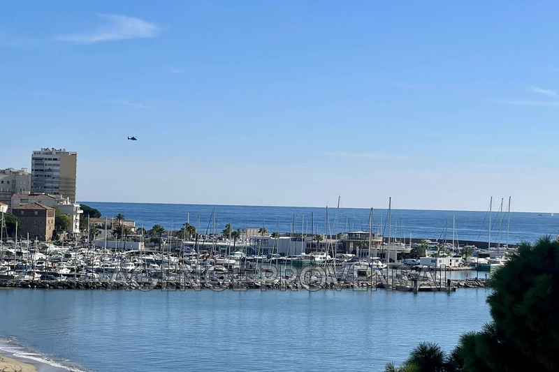 Location saisonnière T2 avec vue sur mer Sainte-Maxime  