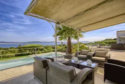 Location saisonnière Villa vue mer avec piscine Grimaud  