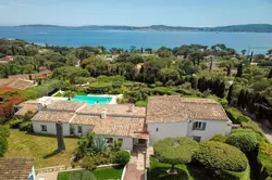 Location saisonnière Villa vue mer avec piscine Grimaud  