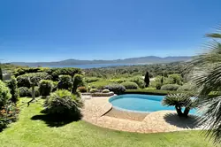 Location saisonnière Villa avec piscine et belle vue mer Grimaud  