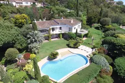 Location saisonnière Villa avec piscine et belle vue mer Grimaud  