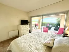 Location saisonnière T3 en résidence avec piscine Sainte-Maxime Location saisonnière T3 en résidence avec piscine Sainte-Maxime