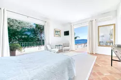 Location saisonnière Villa avec vue mer et piscine Grimaud  