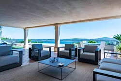Location saisonnière Villa avec vue mer et piscine Grimaud  