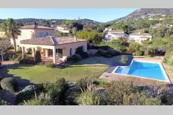 Location saisonnière Villa avec vue mer et piscine privée Grimaud  