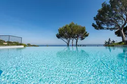 Location saisonnière Villa avec piscine et superbe vue mer Sainte-Maxime  
