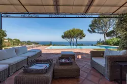 Location saisonnière Villa avec piscine et superbe vue mer Sainte-Maxime  