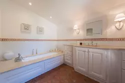 Location saisonnière Villa avec piscine et superbe vue mer Sainte-Maxime  