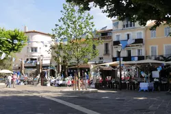 Location saisonnière Villa avec piscine proche de la plage Sainte-Maxime  