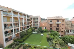 Location saisonnière Appartement f2 + garage centre ville Sainte-Maxime  