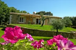 Location saisonnière Villa Lioux  